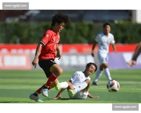 渝超神作!19 岁草根复刻小贝 50 米吊射